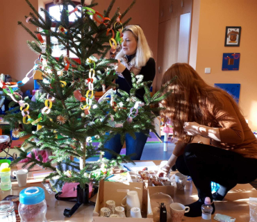 3.12.2019 - Zdobíme stromeček