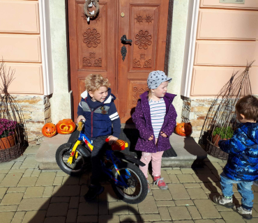 Dvoreček 30.10.2018 - příprava na strašidélkovou noc