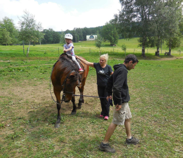 Dvoreček - koníci Deštné 5.6.2018