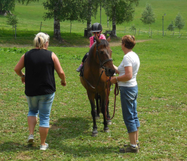 Dvoreček - koníci Deštné 5.6.2018