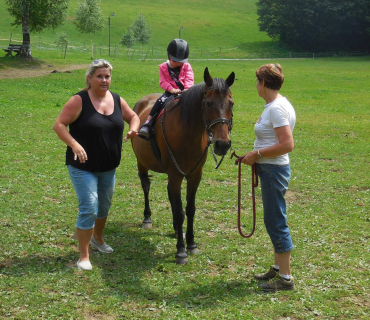 Dvoreček - koníci Deštné 5.6.2018