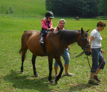 Dvoreček - koníci Deštné 5.6.2018