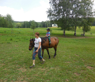 Dvoreček - koníci Deštné 5.6.2018