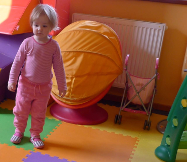 Dvoreček 27.3. barvení vajíček