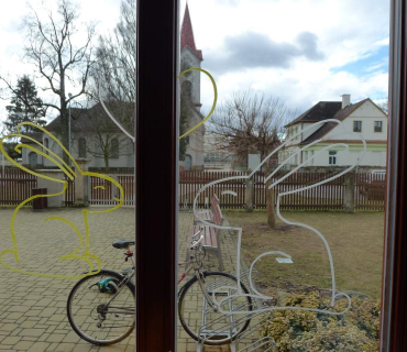 Dvoreček 12.3.2018 tvoření korunek na karneval