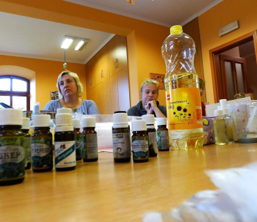 Dvoreček 30.11.2017 bylinné oleje