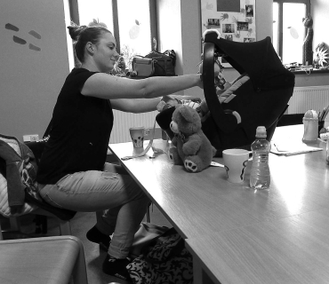 Dvoreček 28.11.2017 dokončování věnců