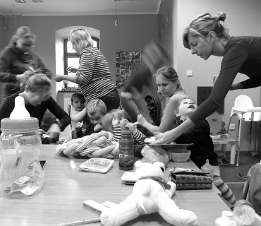 Dvoreček 28.11.2017 dokončování věnců