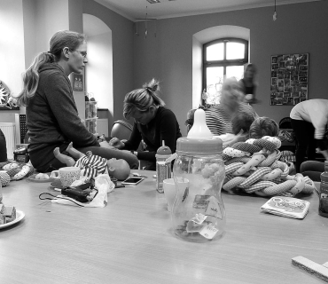 Dvoreček 28.11.2017 dokončování věnců