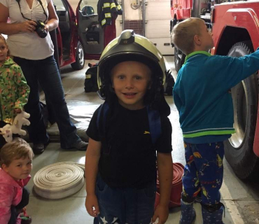 Dvoreček 21.8. Návštěva hasičů HK