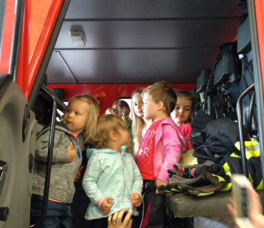 Dvoreček 21.8. Návštěva hasičů HK