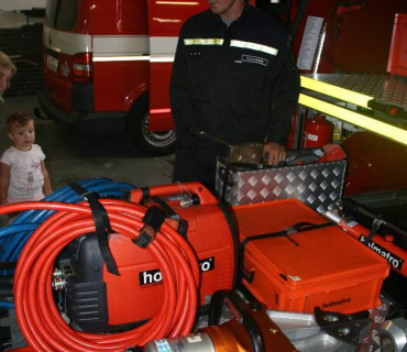 Dvoreček 21.8. Návštěva hasičů HK