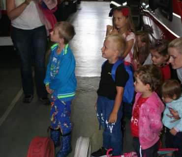 Dvoreček 21.8. Návštěva hasičů HK