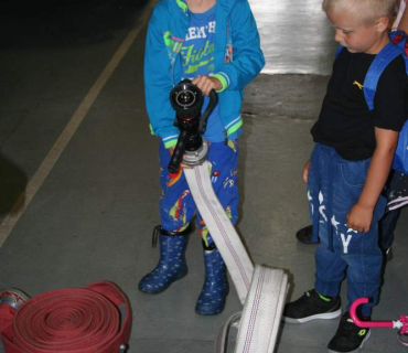 Dvoreček 21.8. Návštěva hasičů HK