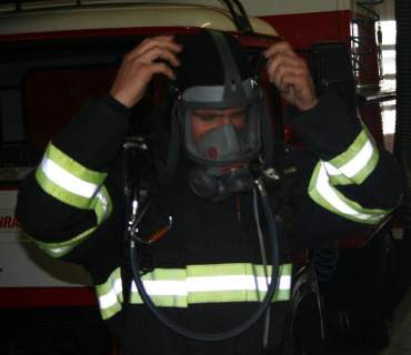 Dvoreček 21.8. Návštěva hasičů HK