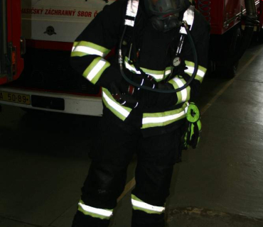 Dvoreček 21.8. Návštěva hasičů HK