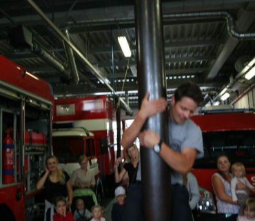 Dvoreček 21.8. Návštěva hasičů HK