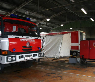 Dvoreček 21.8. Návštěva hasičů HK