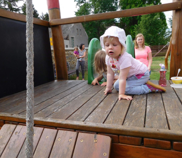 Dvoreček 6.6. 2017 - Návštěva canisterapeutického pejska