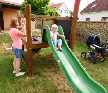 Dvoreček 6.6. 2017 - Návštěva canisterapeutického pejska