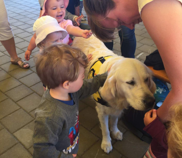 Dvoreček 6.6. 2017 - Návštěva canisterapeutického pejska