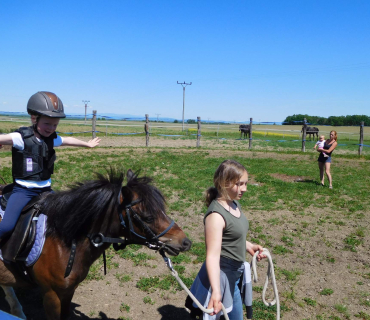 Dvoreček 27.5.2017- Putování za koníky