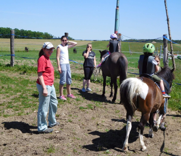 Dvoreček 27.5.2017- Putování za koníky
