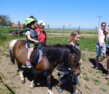 Dvoreček 27.5.2017- Putování za koníky