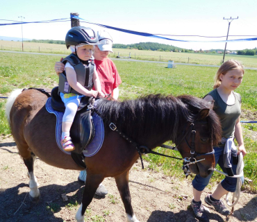 Dvoreček 27.5.2017- Putování za koníky