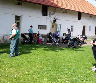 Dvoreček 16.5.2017 - Návštěva k myslivcům a na ovečky