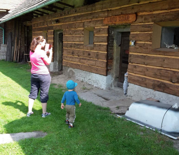 Dvoreček 16.5.2017 - Návštěva k myslivcům a na ovečky