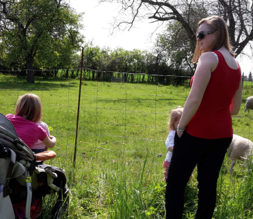 Dvoreček 16.5.2017 - Návštěva k myslivcům a na ovečky