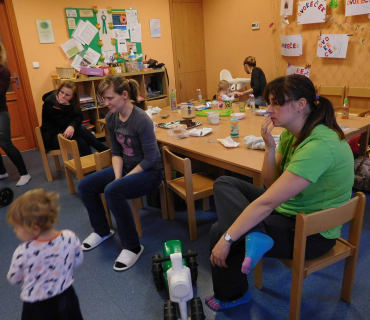 Dvoreček 21.2.2017 - Posezení s porodní asistentkou