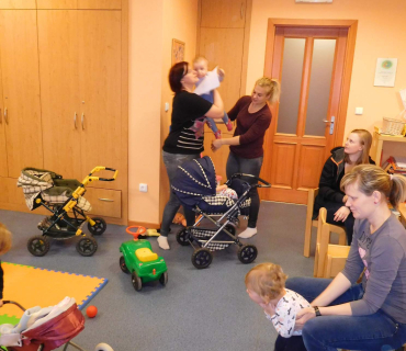 Dvoreček 21.2.2017 - Posezení s porodní asistentkou