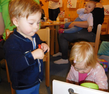 Dvoreček 21.2.2017 - Posezení s porodní asistentkou