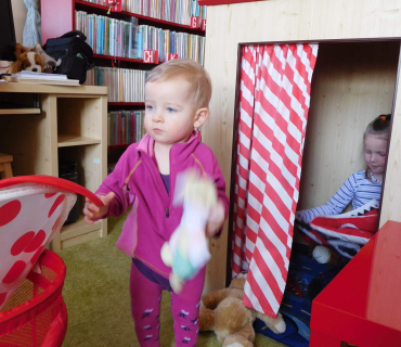 Dvoreček 14.2.2017 - Valentýnská návštěva knihovny