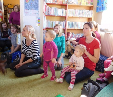 Dvoreček 14.2.2017 - Valentýnská návštěva knihovny