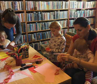 Dvoreček 14.2.2017 - Valentýnská návštěva knihovny