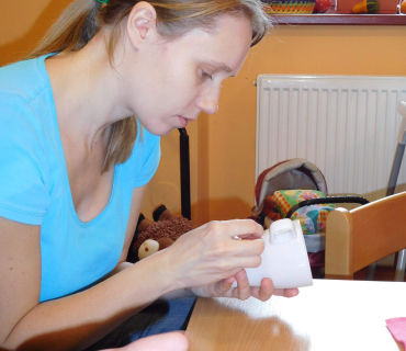 Dvoreček 7.2.2017 - Malujeme hrnečky