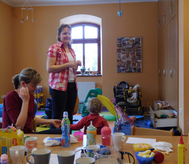 Dvoreček 7.2.2017 - Malujeme hrnečky