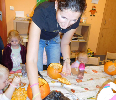 Dvoreček 25.10.2016 - Dýňové vyrábění