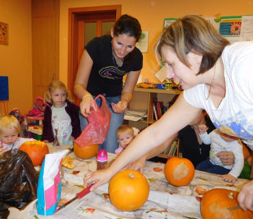 Dvoreček 25.10.2016 - Dýňové vyrábění