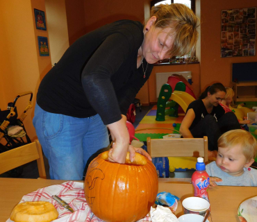 Dvoreček 25.10.2016 - Dýňové vyrábění