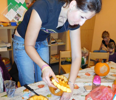 Dvoreček 25.10.2016 - Dýňové vyrábění