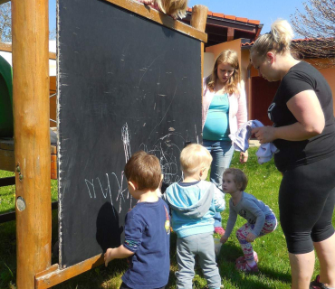 Dvoreček 10.5.2016 Motýlkování