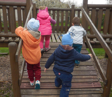 Dvoreček 19.4.2016 Hřiště, hasiči