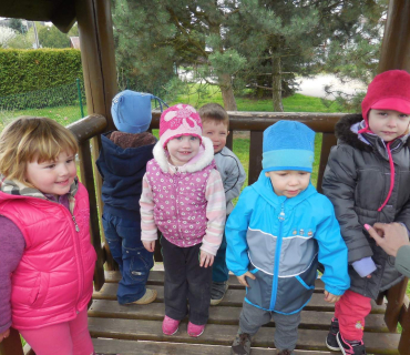 Dvoreček 19.4.2016 Hřiště, hasiči