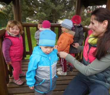 Dvoreček 19.4.2016 Hřiště, hasiči