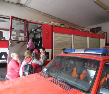 Dvoreček 19.4.2016 Hřiště, hasiči