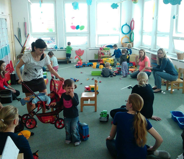 Dvoreček 5.4.2016 návštěva místní školky
